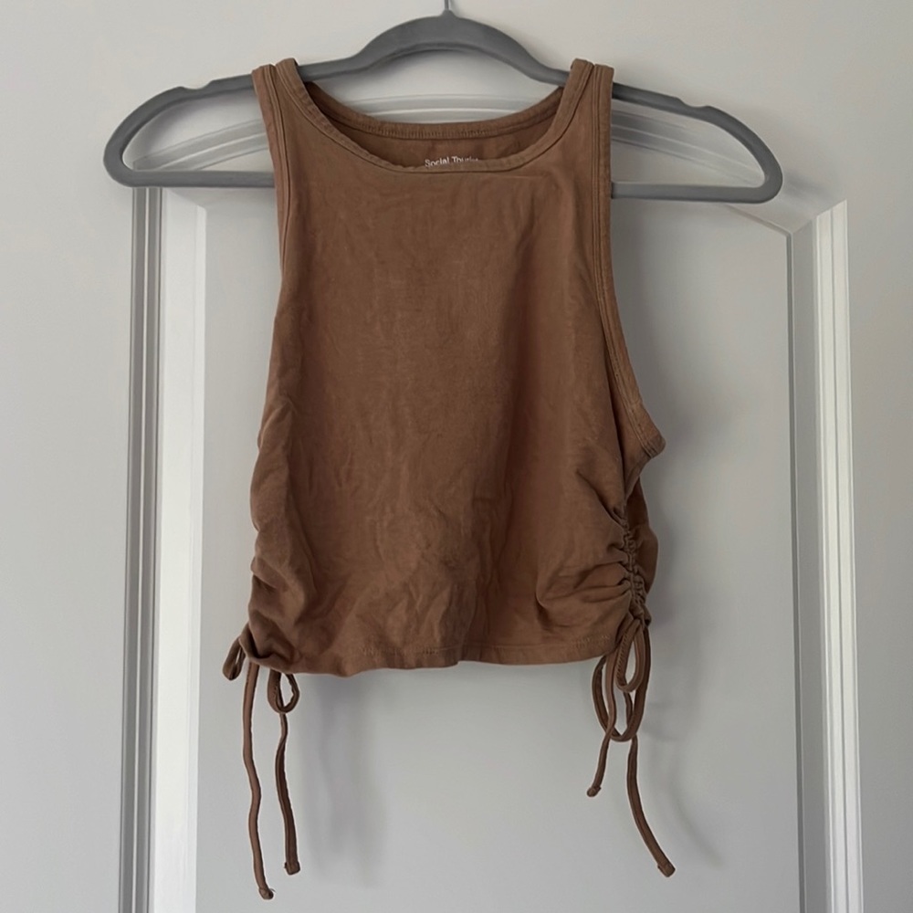 brown/tan slightly cropped tank top